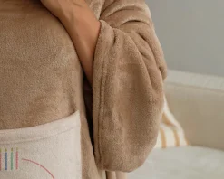 Plaid à manches personnalisé anniversaire - Bougies|Cadeaux.com