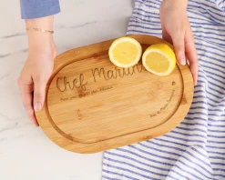 Planche à découper personnalisée en bois - Prénom et Message|Cadeaux.com Discount