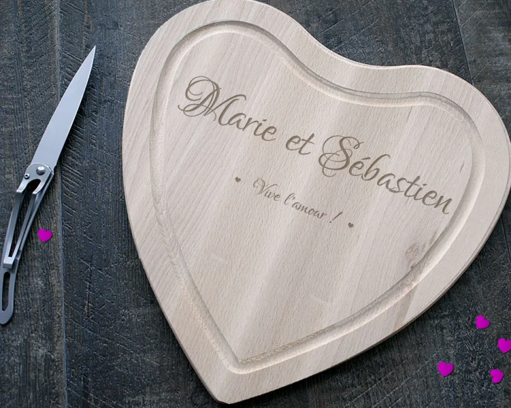 Planche à découper personnalisée en forme de coeur - Couple|Cadeaux.com Outlet