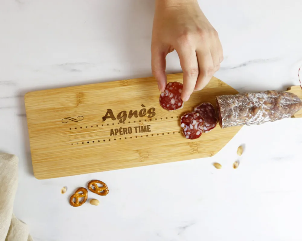 Planche apéro personnalisée en bois - Prénom|Cadeaux.com Outlet