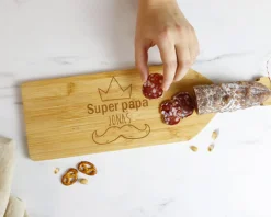 Planche apéro personnalisée en bois - Roi de l'Apéro|Cadeaux.com Best