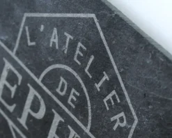 Plaque de porte personnalisée - L'atelier de...|Cadeaux.com Hot