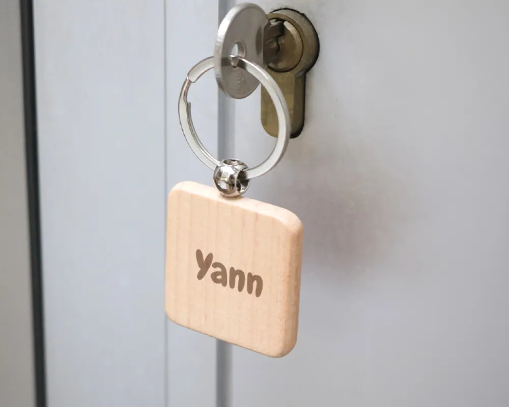 Porte-clés en bois personnalisé - Prénom|Cadeaux.com Online