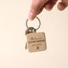 Porte-clés en bois personnalisé - Marraine|Cadeaux.com