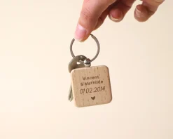 Porte-clés en bois personnalisé - Couple|Cadeaux.com Hot