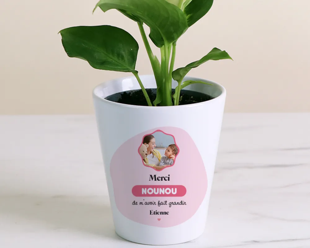 Pot de fleurs personnalisé - Nounou|Cadeaux.com