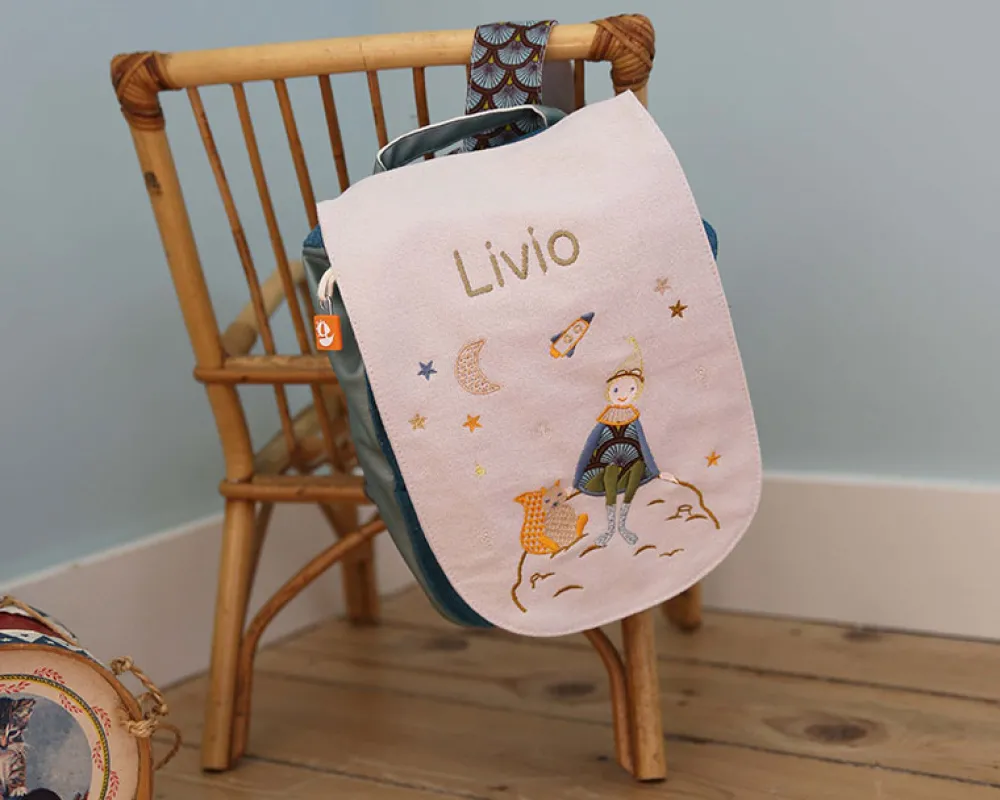 Sac à dos pour enfant personnalisé - Le garçon et l'écureuil|Cadeaux.com Sale