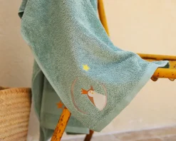 Serviette personnalisée brodée pour enfant - Pingouin Vert|Cadeaux.com