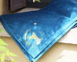 Serviette personnalisée brodée pour enfant - Laton Pétrole|Cadeaux.com New