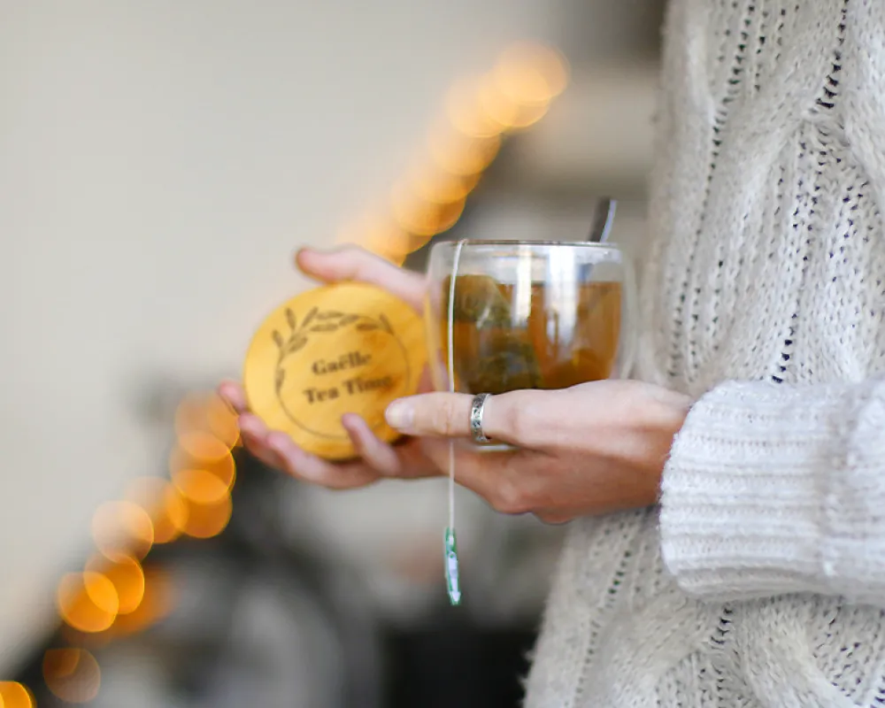 Tasse à thé en verre avec couvercle personnalisé - Prénom|Cadeaux.com Hot