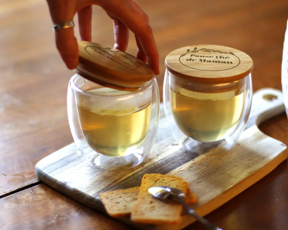 Tasse à thé en verre avec couvercle personnalisé - Prénom|Cadeaux.com Hot