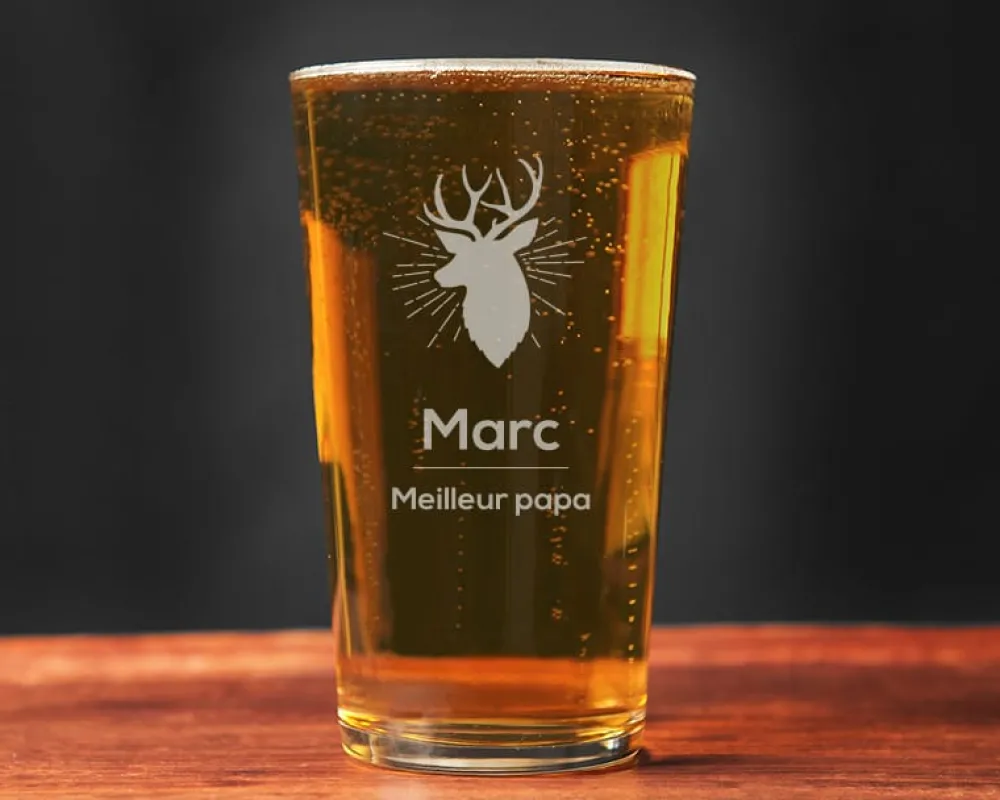 Verre à bière personnalisé prénom- Cerf|Cadeaux.com
