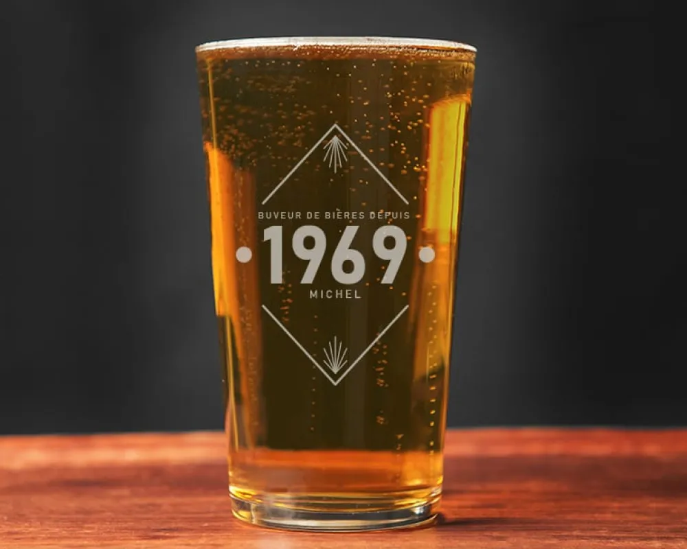 Verre à bière personnalisé anniversaire - Année|Cadeaux.com Clearance