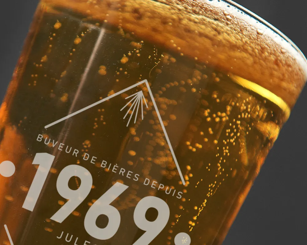 Verre à bière personnalisé anniversaire - Année|Cadeaux.com Clearance