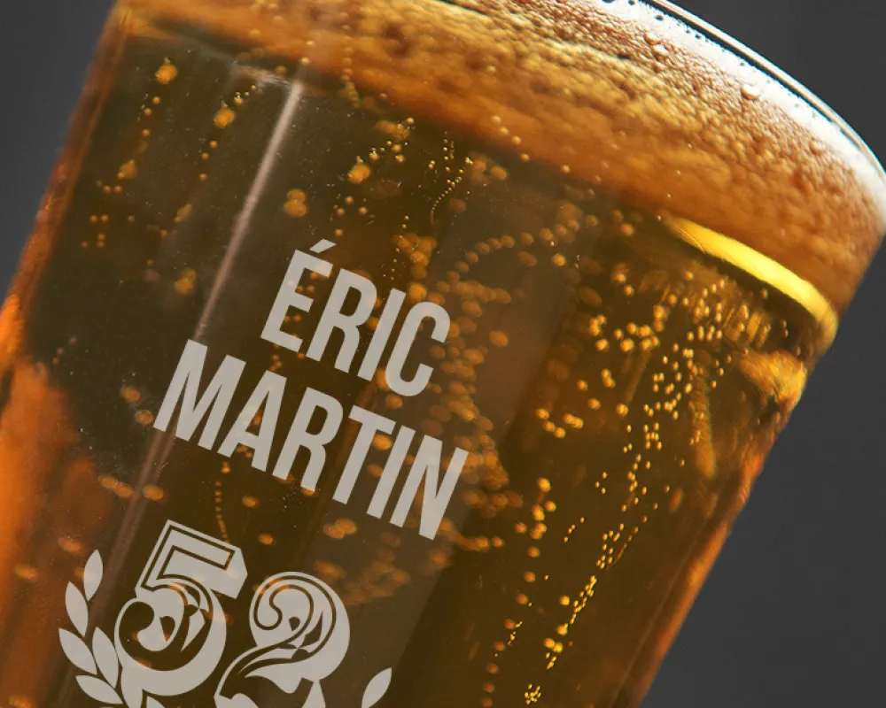 Verre à bière personnalisé ballon - Âge|Cadeaux.com Hot